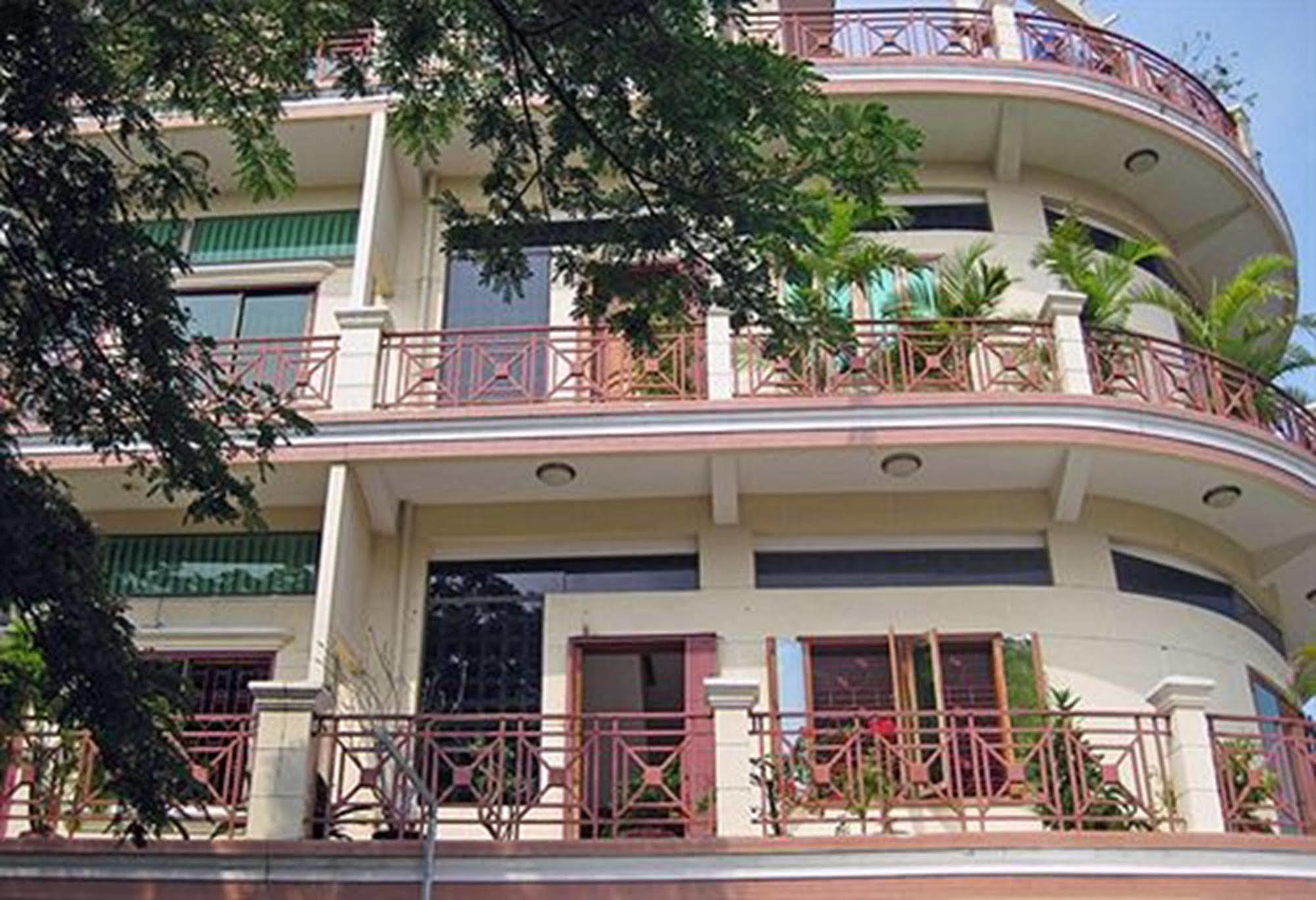 Cyclo Hotel-Bar-Restaurant Phnom Penh Dış mekan fotoğraf
