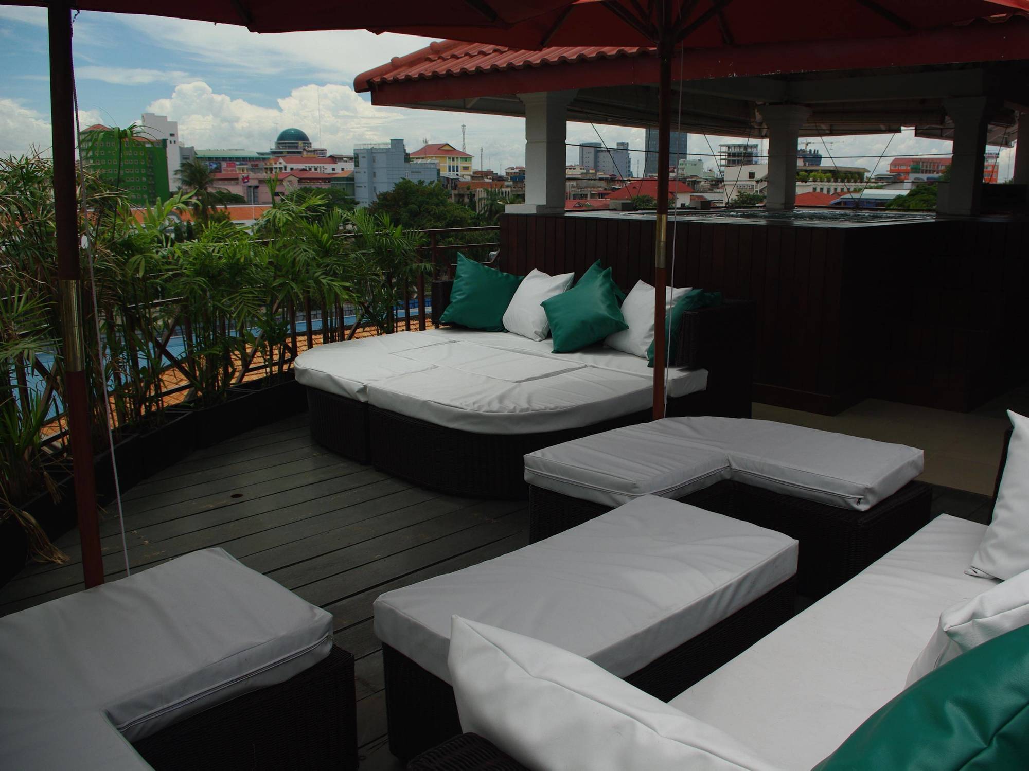 Cyclo Hotel-Bar-Restaurant Phnom Penh Dış mekan fotoğraf