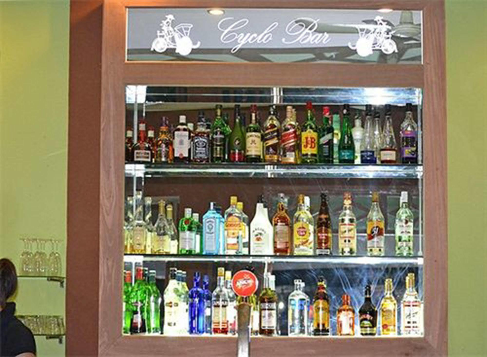 Cyclo Hotel-Bar-Restaurant Phnom Penh Dış mekan fotoğraf