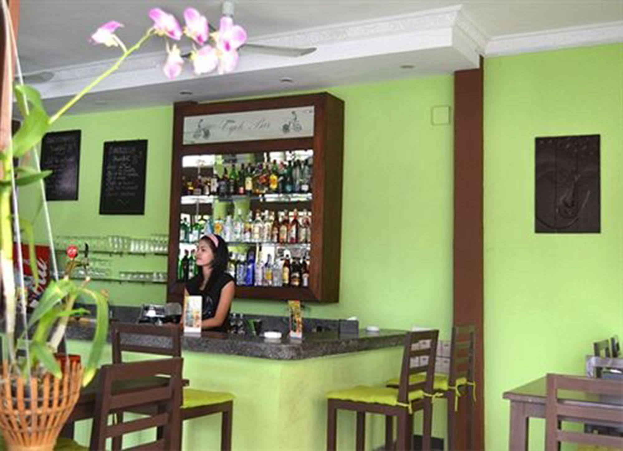 Cyclo Hotel-Bar-Restaurant Phnom Penh Dış mekan fotoğraf