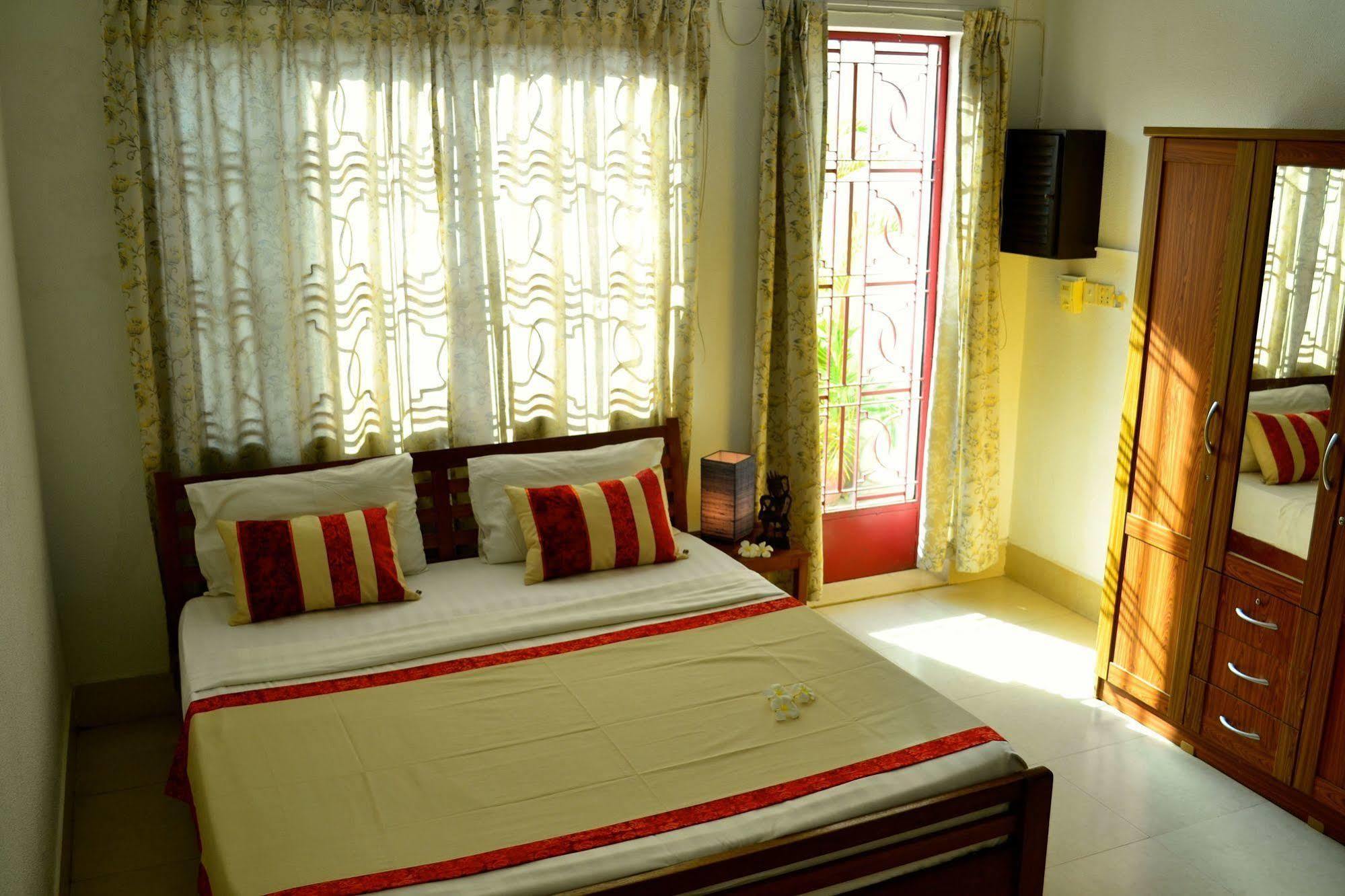 Cyclo Hotel-Bar-Restaurant Phnom Penh Dış mekan fotoğraf