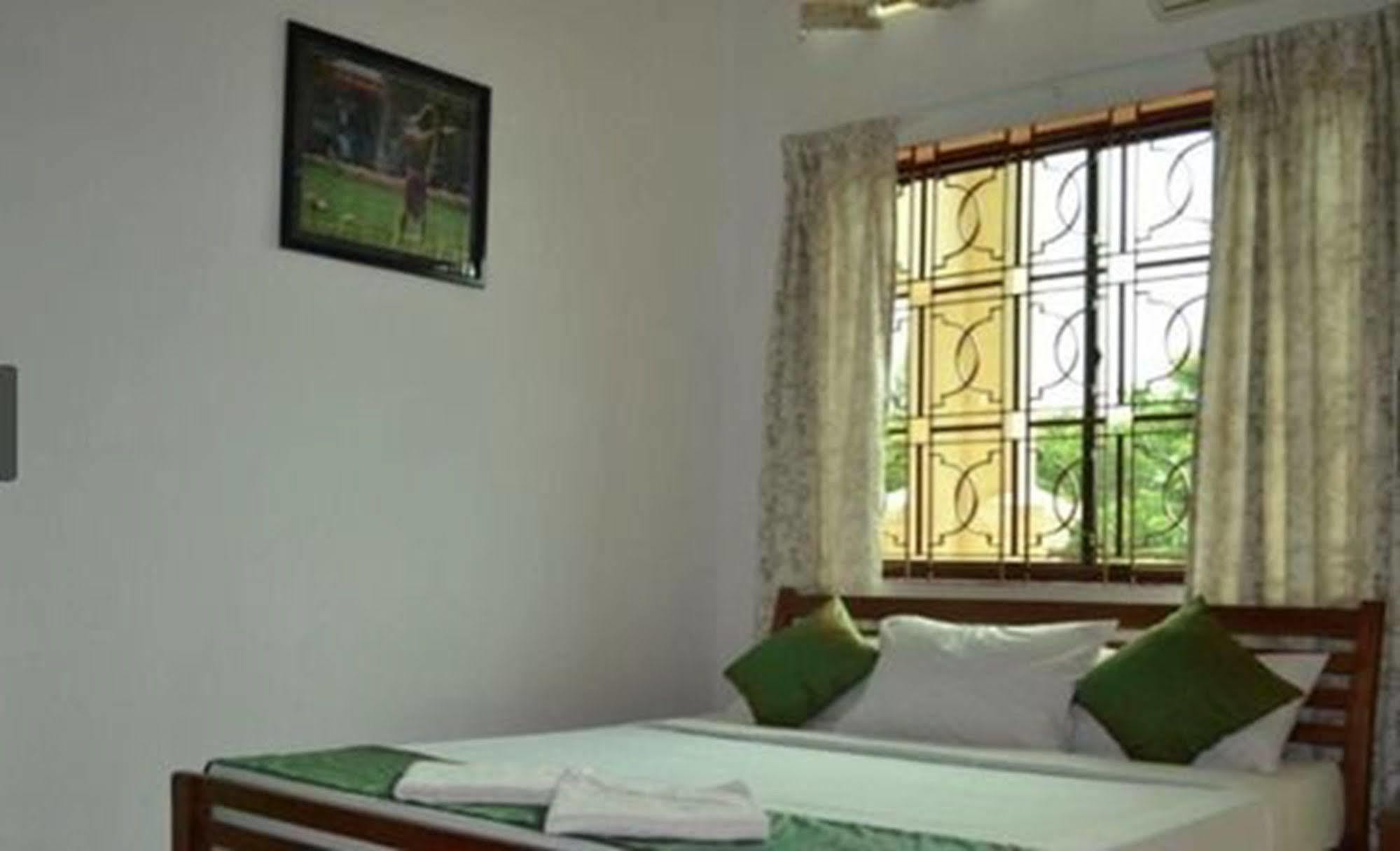 Cyclo Hotel-Bar-Restaurant Phnom Penh Dış mekan fotoğraf